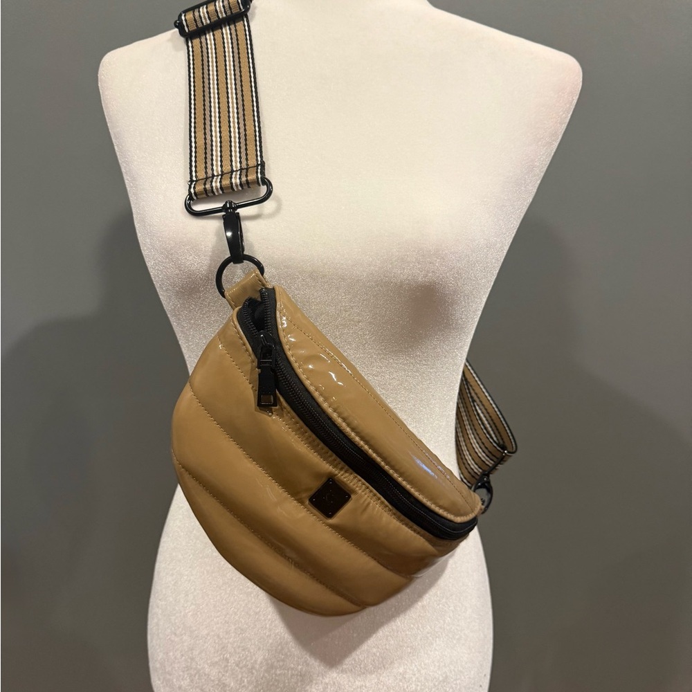 *PRE-OWNED* THINK ROYLN Women's Shining Star Crossbody Bag in Natural
